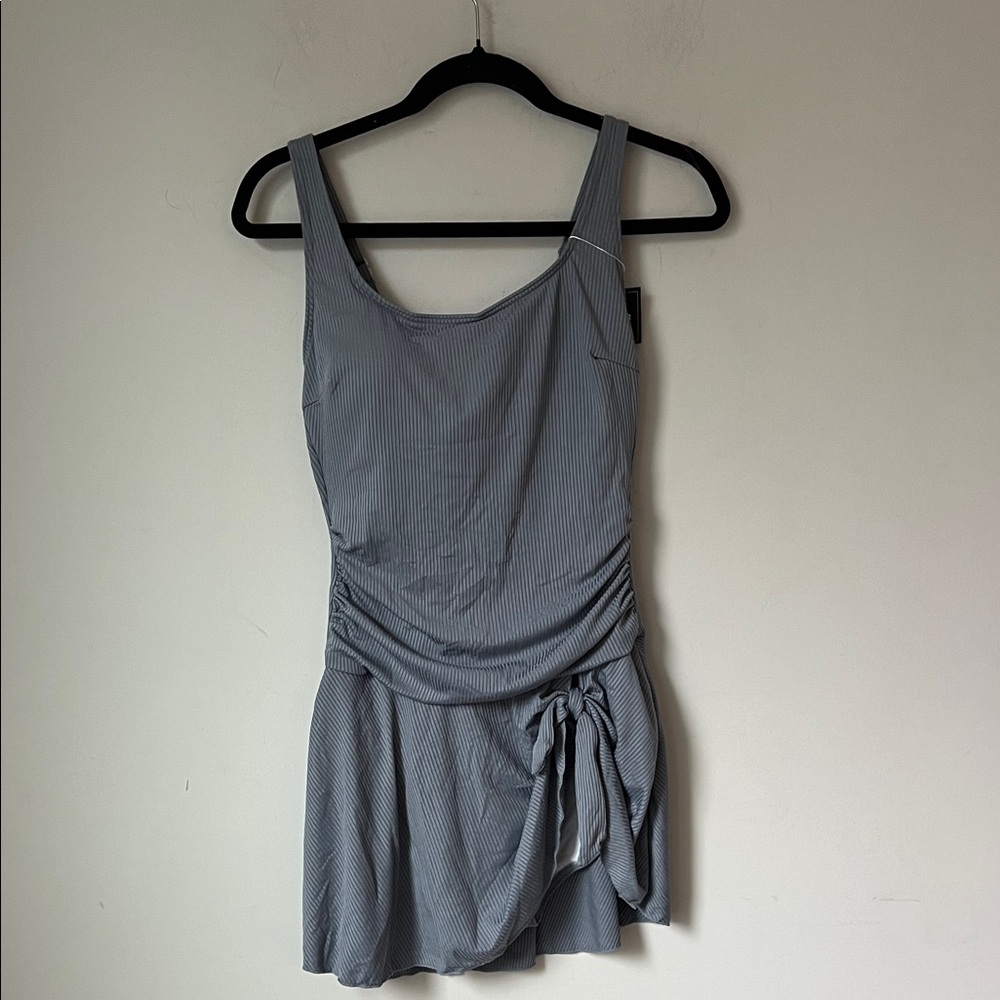 AIDONGER gray women’s one piece swimsuit skirt, size Medium 🕶️